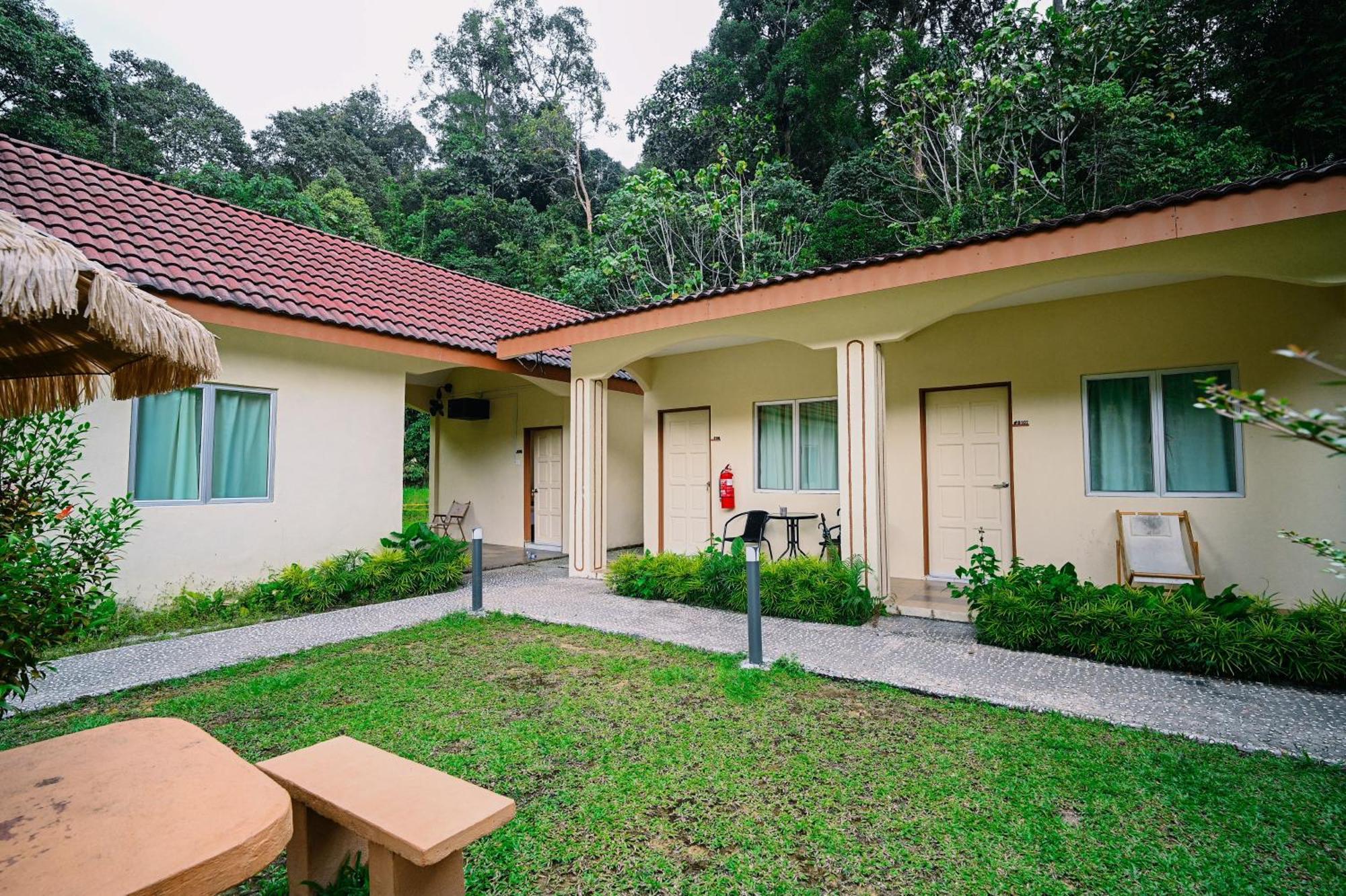 Lilla Rainforest Retreat - Hulu Langat Exteriör bild