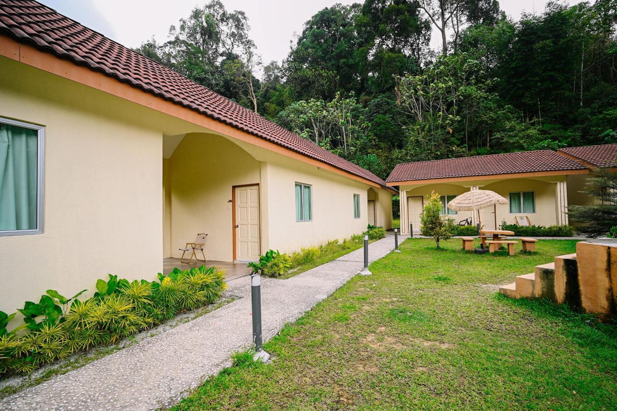Lilla Rainforest Retreat - Hulu Langat Exteriör bild